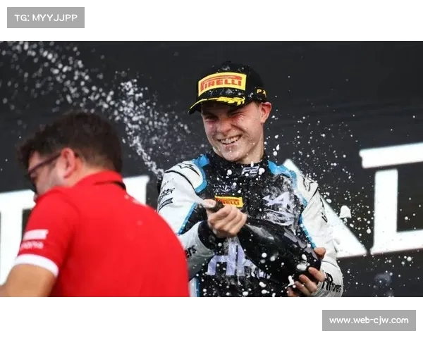 皮亚斯特里巴西站事故遭罚时,车手冠军争夺格局生变 皮亚斯特里巴西站事故遭罚时,车手冠军争夺格局生变